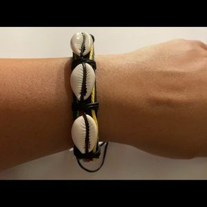 Exotic & Trendy Shell Beads Bracelet
